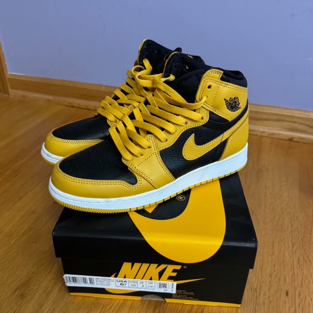 Air Jordan Retro 1 High OG in original box.